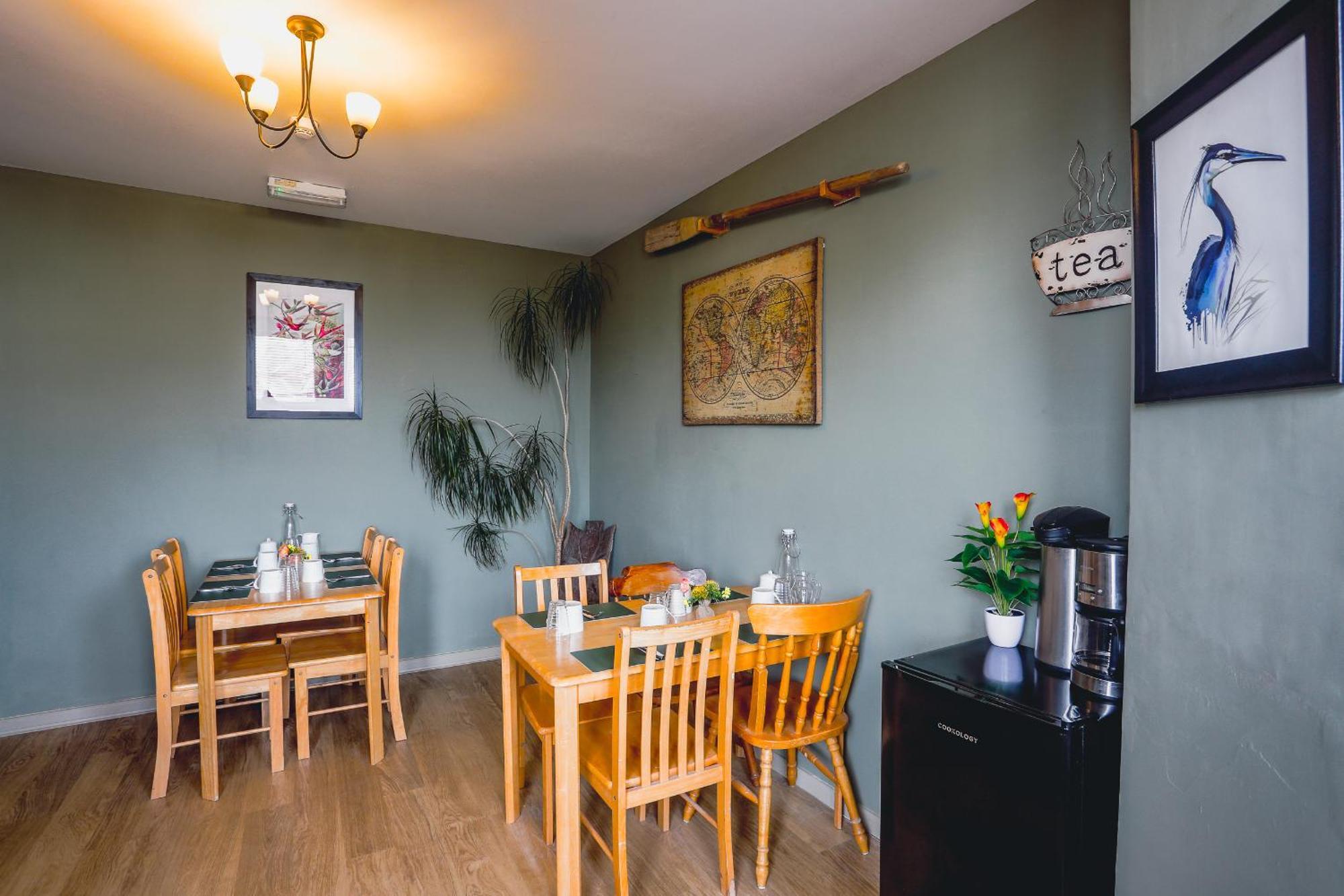 Smarties Guest House New Quay Zewnętrze zdjęcie